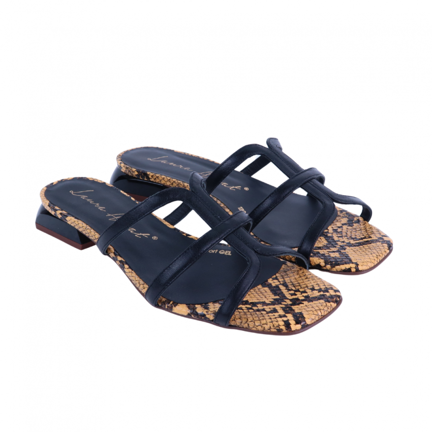 Sandalias Mule de SEPT STORE Charol negro