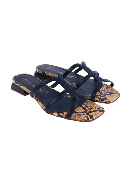 Sandalias Mule de SEPT STORE Charol negro